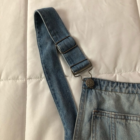 Distressed overalls - Picture 5 of 6